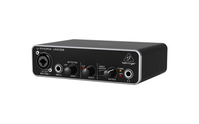   Behringer  UMC22